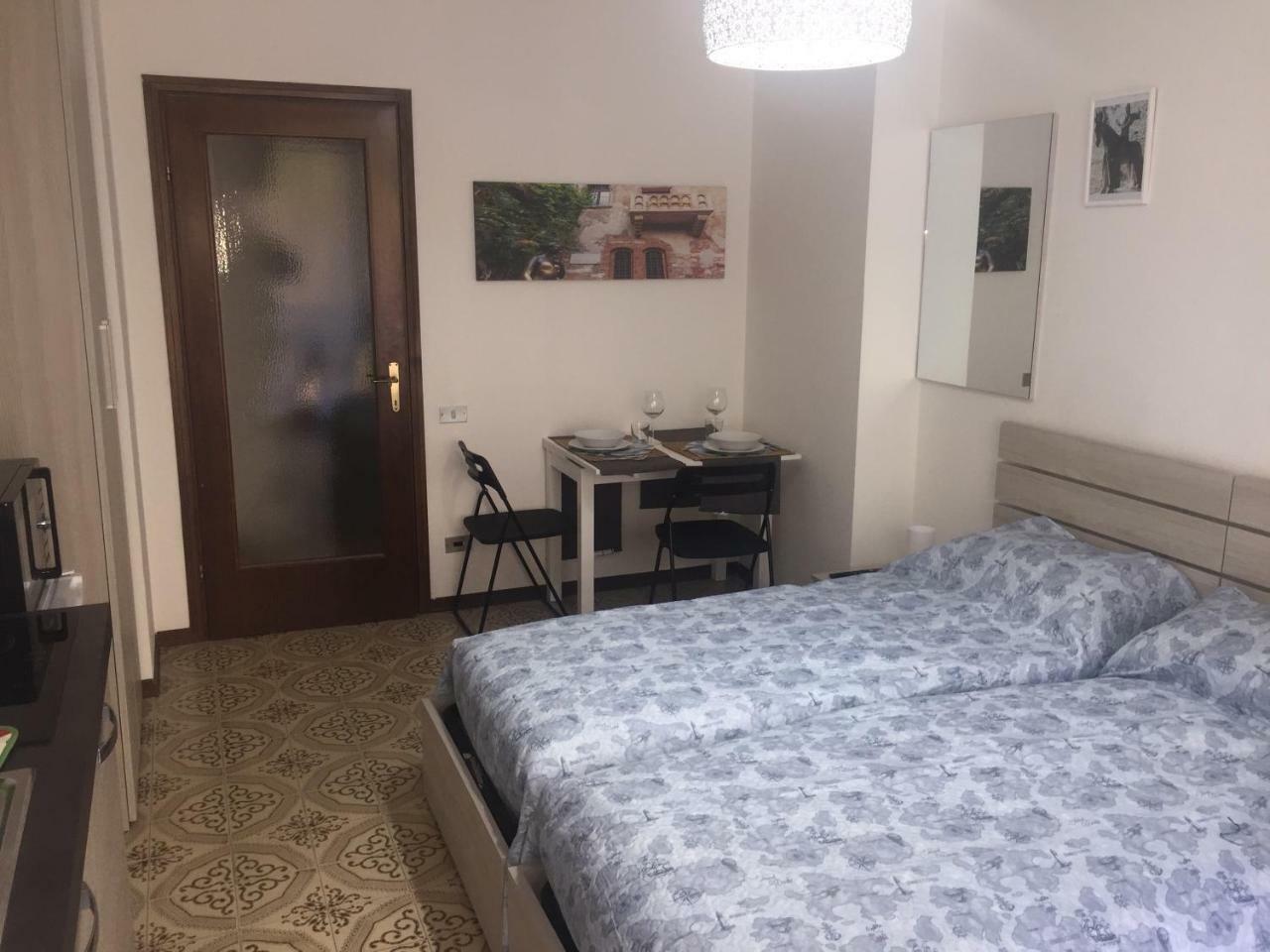 Room Verona Holidays Buitenkant foto