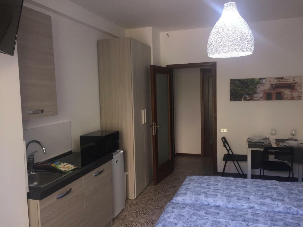 Room Verona Holidays Buitenkant foto